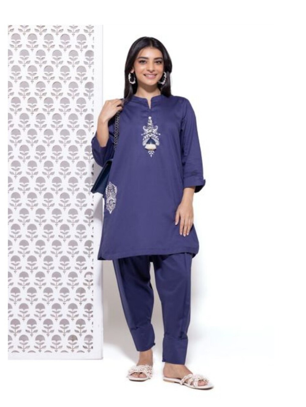Khaadi Blue Embroidered Tunic Set Shirt Size is 12(M) Shalwar Size is 14(L).